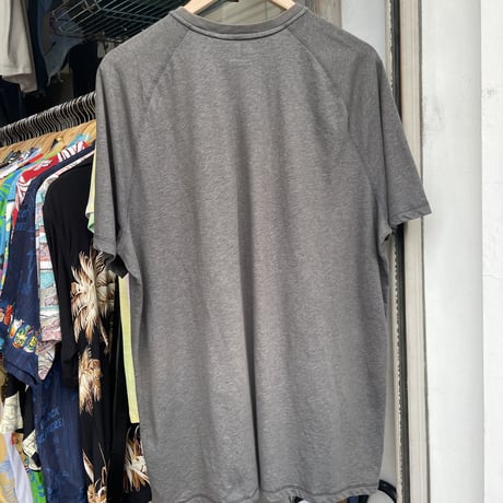 carhartt ボタン付き　Tシャツ