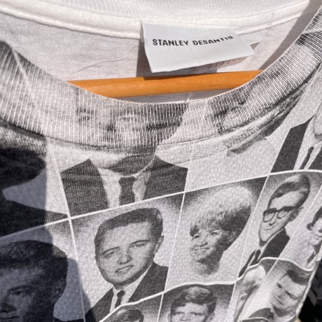 STANLEY DESANTIS 総柄フォトTEE