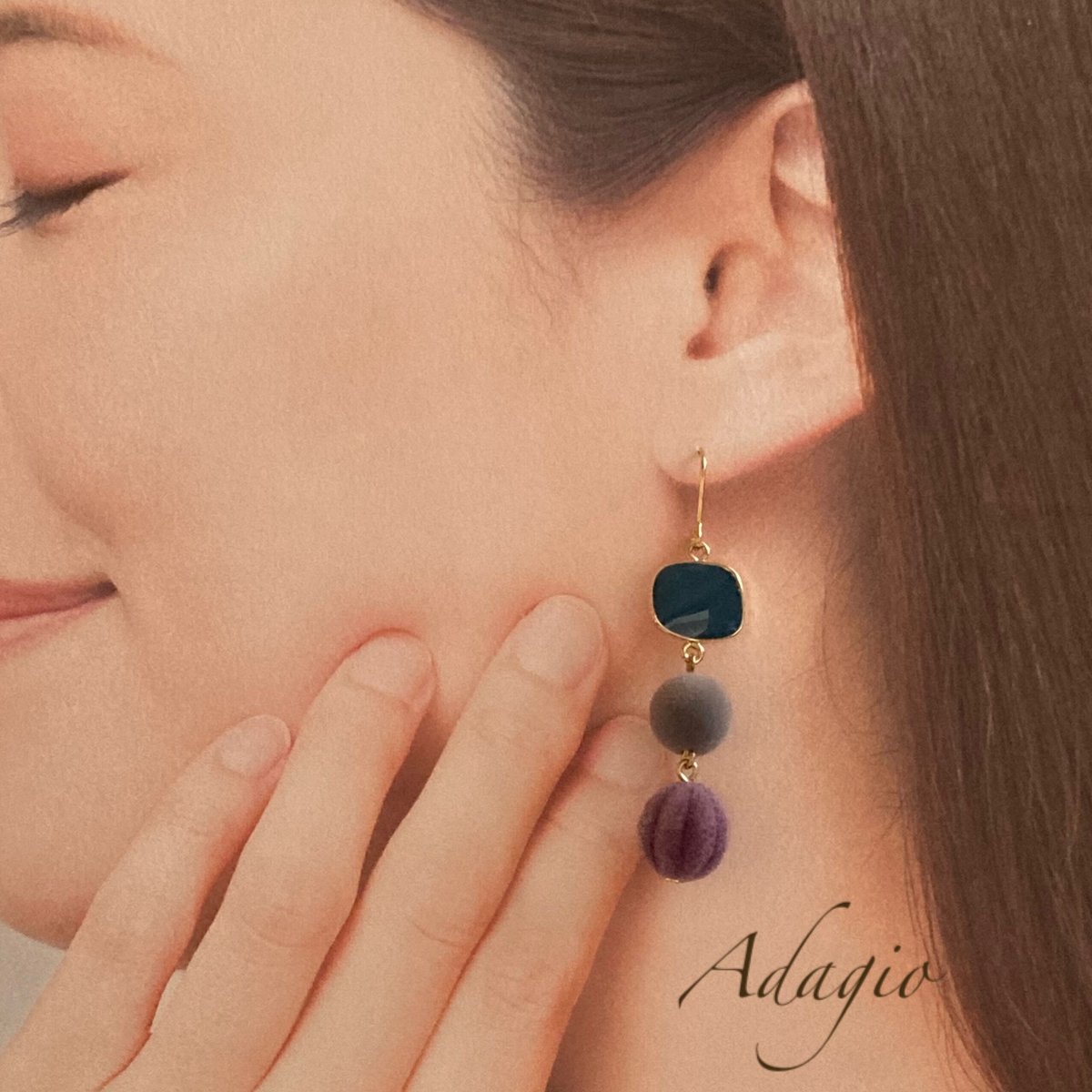 フロッキービーズピアス（緑） | Adagio 