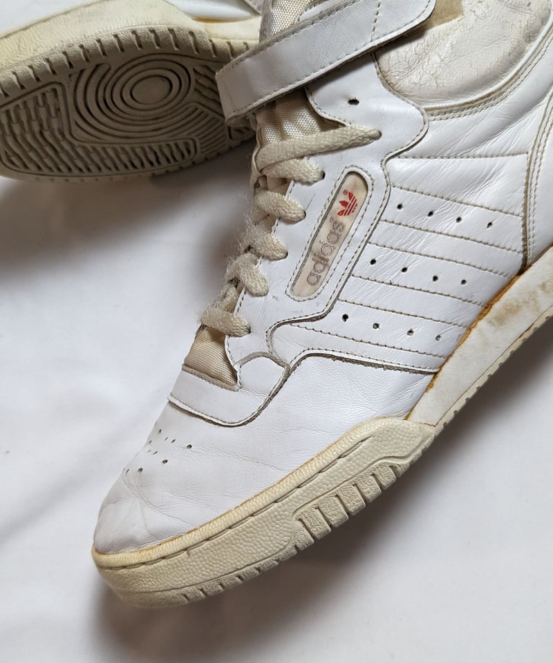 Retro deals adidas sneaker