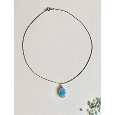 アクリルビーズ　ネックレス