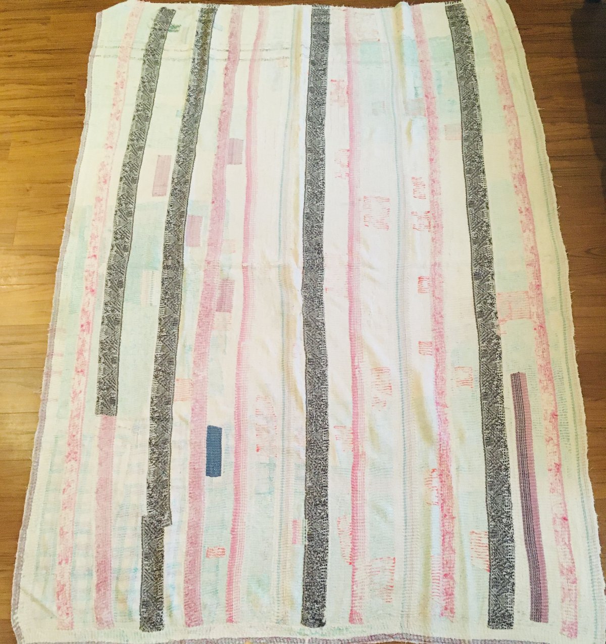 2.6kg大判厚手★未使用の厚手のビンテージカンタキルト　ノクシカンタ 2.6kg大判厚手☆未使用の厚手のビンテージカンタキルト