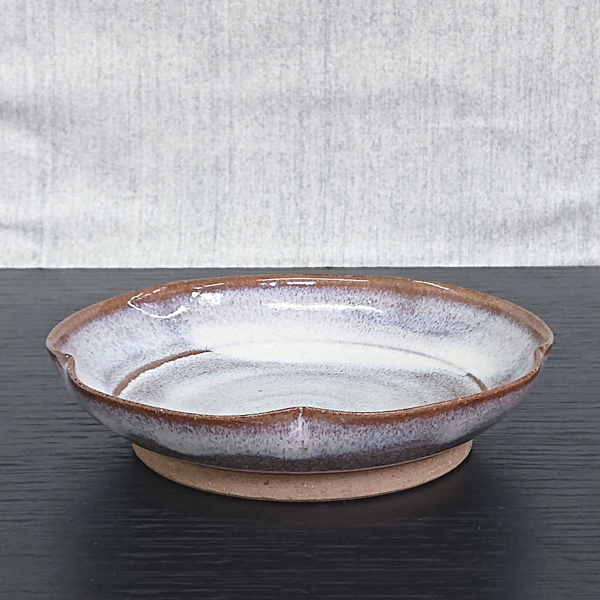 5寸皿 梅型 ワラ白 2 | 小岱焼 末安窯 〜ONLINE SHOP 〜