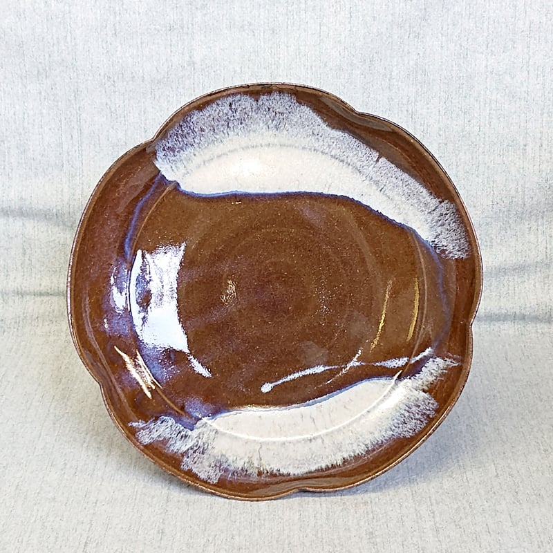 7寸皿 梅形 小岱 ワラ白打掛 1 | 小岱焼 末安窯 〜ONLINE SHOP 〜