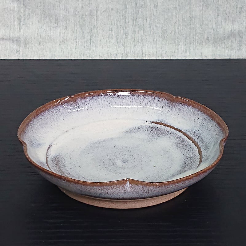 5寸皿 梅型 ワラ白 2 | 小岱焼 末安窯 〜ONLINE SHOP 〜
