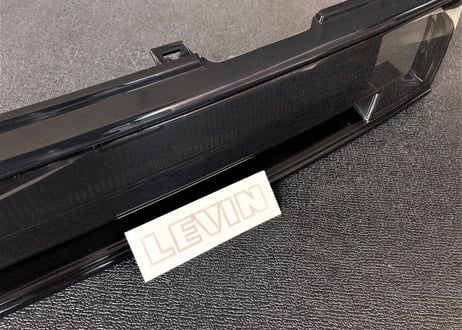 Flo's  AE86 カローラレビン後期型APEX  フロントグリル（フォグ穴付）  LEVINステッカー付き