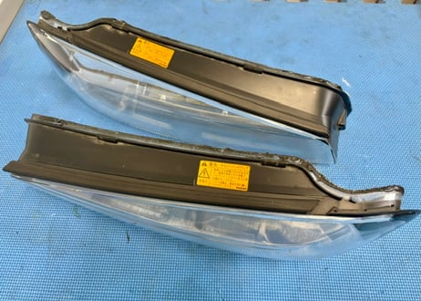 【中古】 R34スカイライン  純正ヘッドライトレンズ
