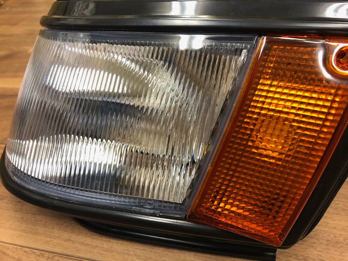 トヨタ　ae86レビン　純正コーナーレンズ　左右　L R Flo's AE86 カローラレビン 後期型 コーナーレンズ 左右SET | Az-style