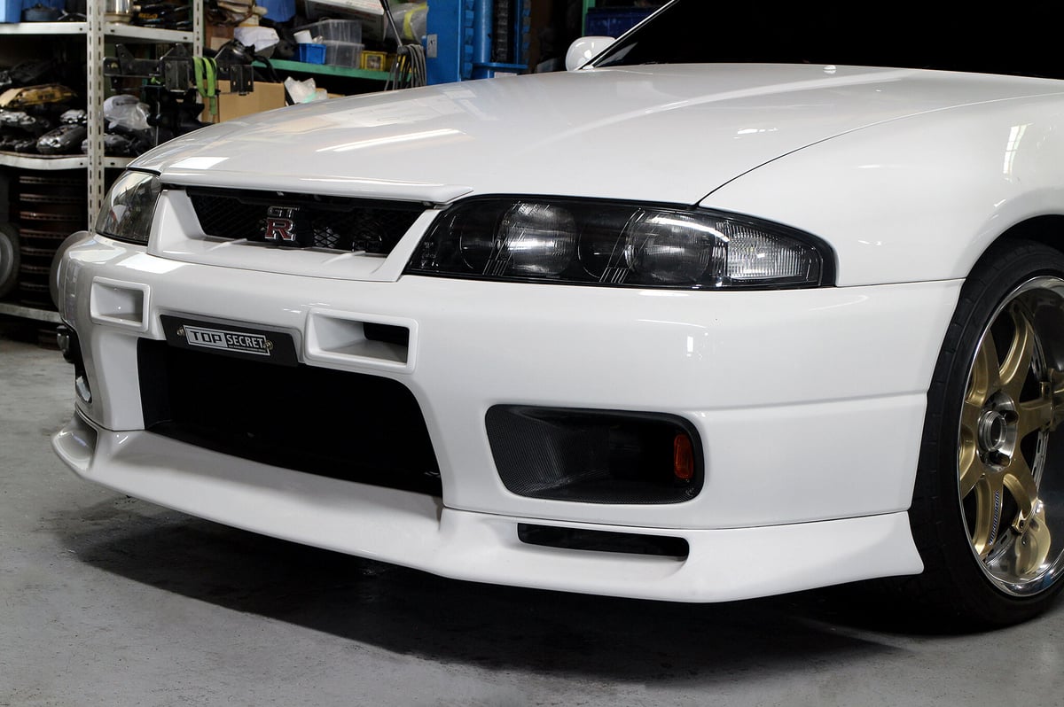 R33GT-R フロントウインカー　ダクト付き　運転席側？ R33GT-R フロントウインカーダクト付き運転席側？