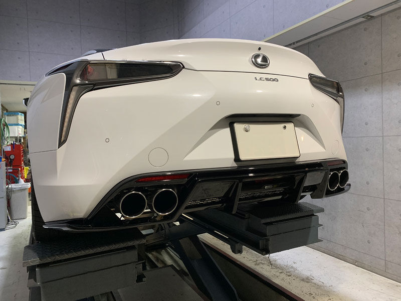 LEXON LC 500/500h リアアンダーディフューザー（カーボン