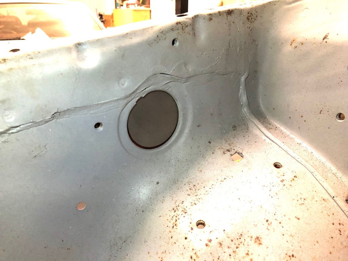 Flo's AE86 エンジンルームボディ穴埋めプレート | Az-style