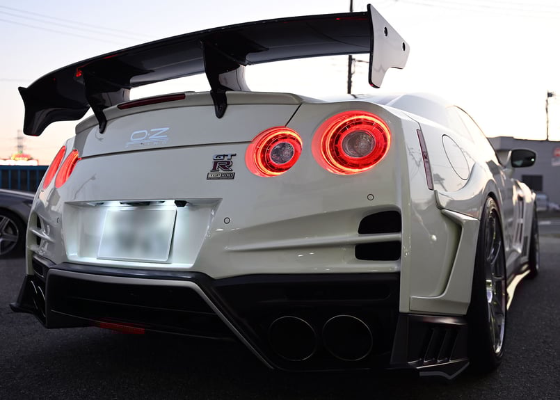 R35 GT-R純正リアウイング