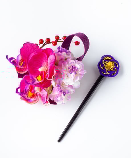 ☆袴・着物・水引・ちりめんつまみ花・手染めビーズ・じゃれ猫・蝶々☆