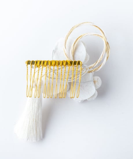 HA-0537 成人式 卒業式 お花 髪飾り 和風オリジナル髪飾り　白　金　つまみ細工　水引　日本製