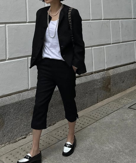 monotone tweed capri pants