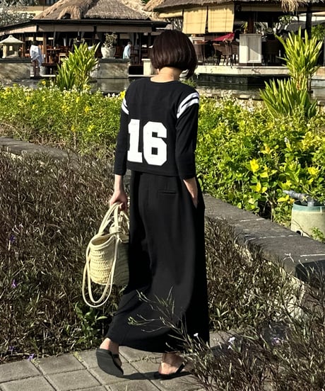 sleeveless dress