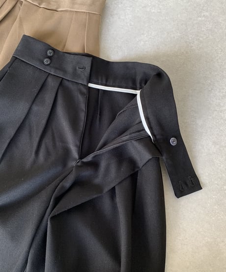 wool like wide tuck pants