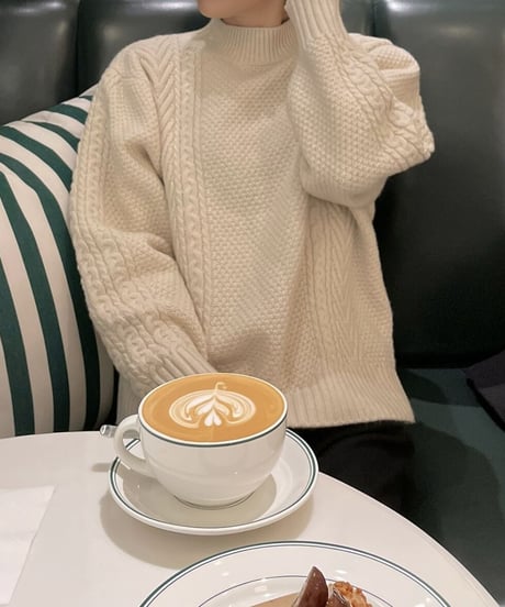 ハイネックケーブルニットivory