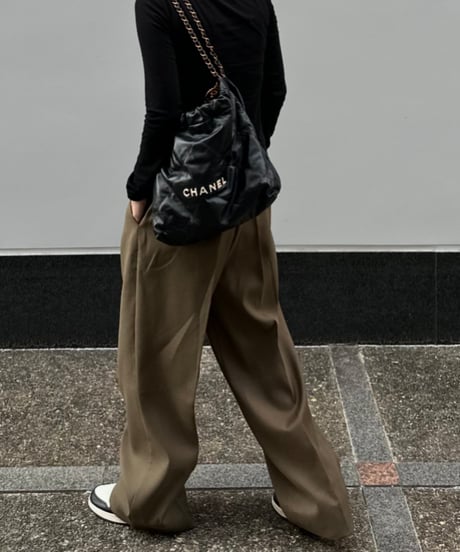 1tuck casual slacks khaki