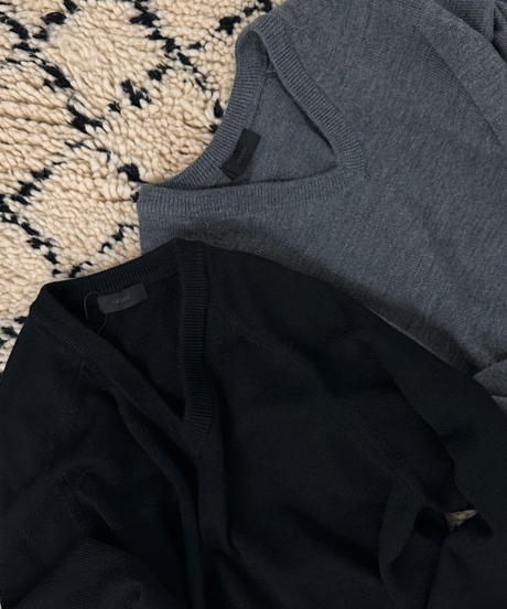 V neck wool knit