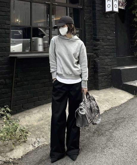 compact hoodie (black/gray)