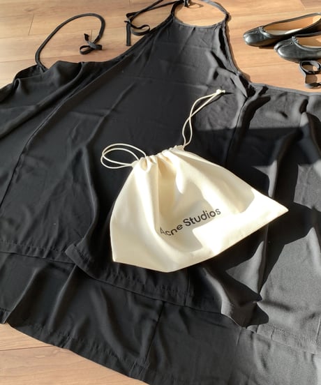 エプロンドレスblack