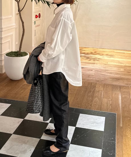 over size shirt white