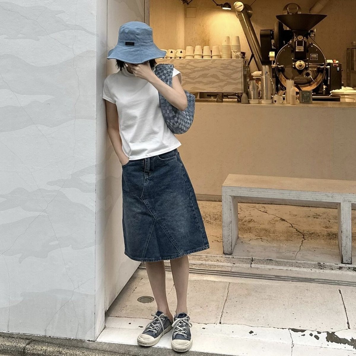 blue denim skirt / cotton white t shirt