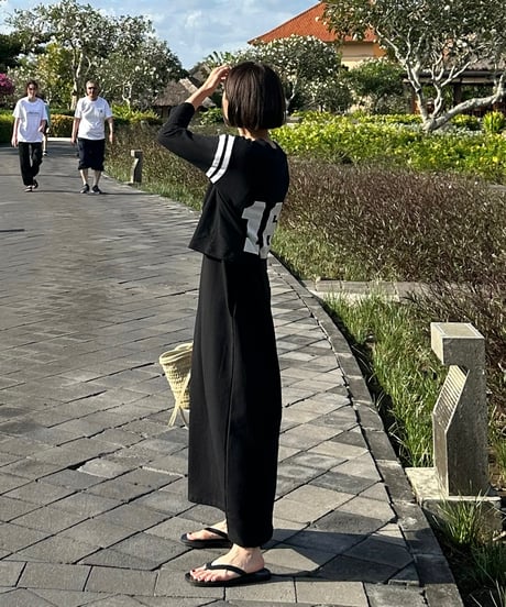 sleeveless dress