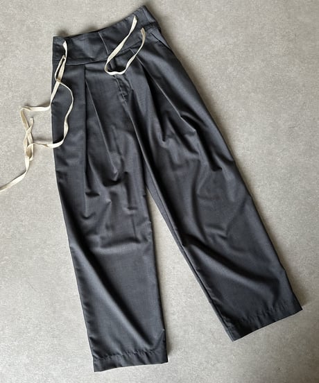 inbox pleats slacks gray