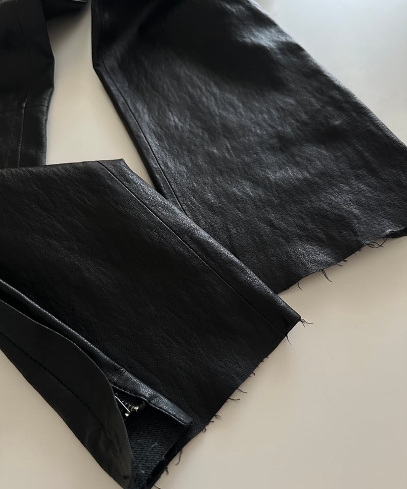オクスン oksoon. フェイクレザーパンツ 黒 fake leather straight pants | ok.soon