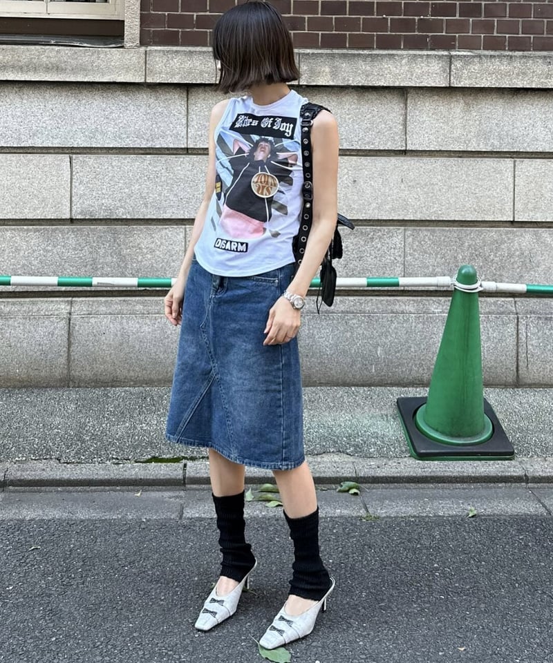 blue denim skirt / cotton white t shirt | ok.soon