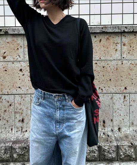 V neck wool knit