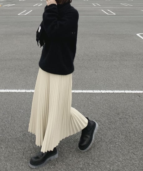 フェイクレザープリーツスカートecru