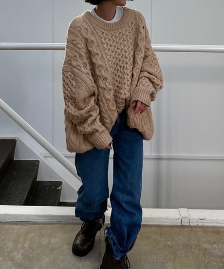 over size cable knit