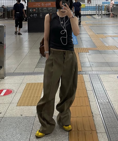 1tuck casual slacks khaki