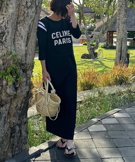 sleeveless dress