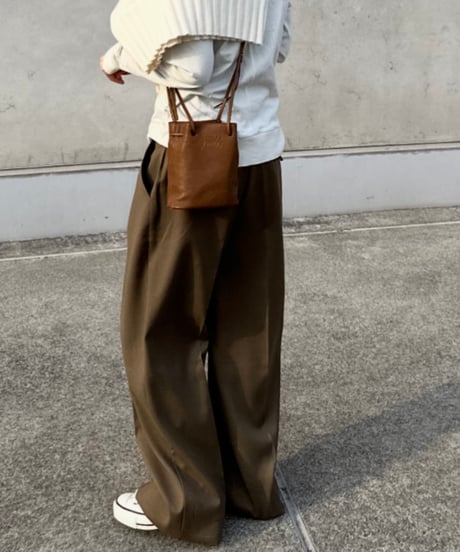 1tuck casual slacks khaki