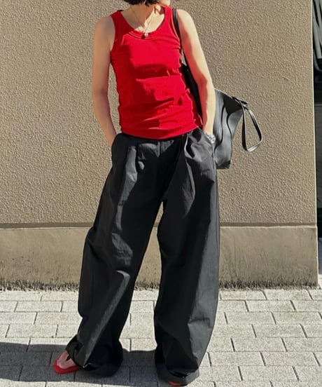 tank top red