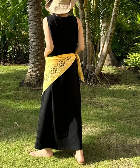 sleeveless dress