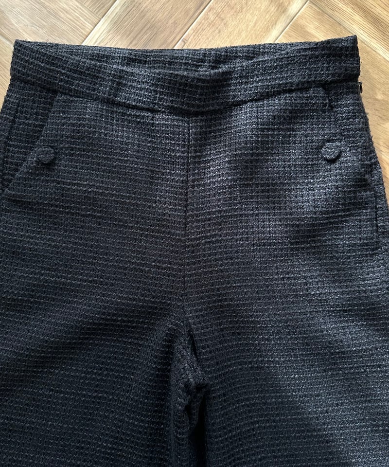 ok.soon monotone tweed capri pants