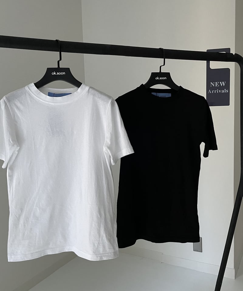 basic t-shirt (white/black) | ok.soon basic t-shirt (white/black) | ok.soon