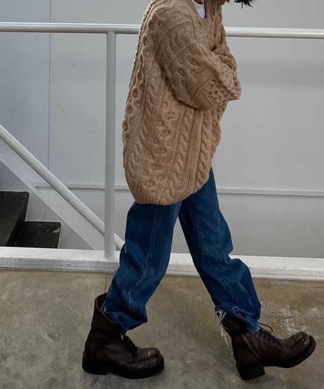 over size cable knit