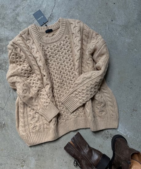 over size cable knit