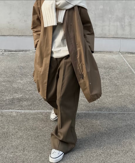 1tuck casual slacks khaki