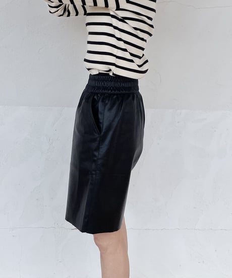 fake leather half pants