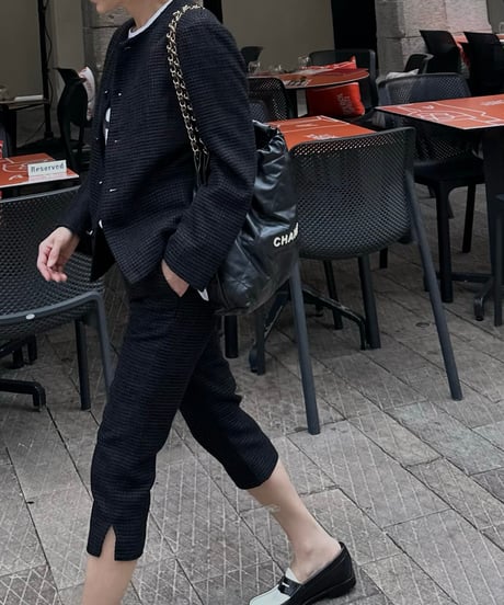 monotone tweed capri pants