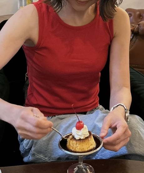 tank top red