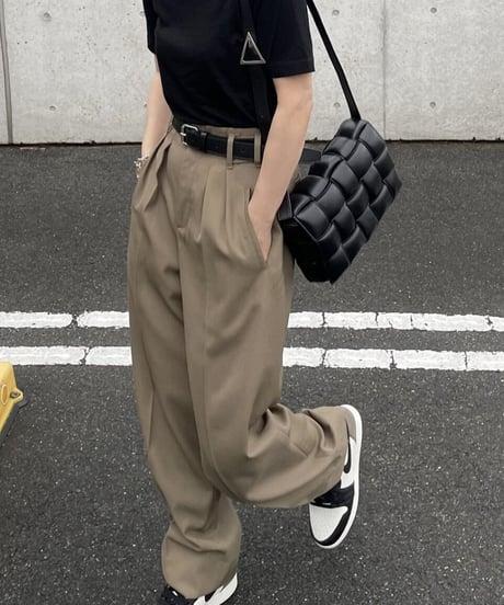 basic t-shirt (white/black)
