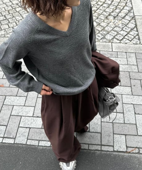V neck wool knit